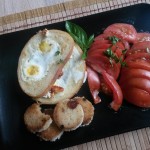 Ouă de prepeliță ”înghesuite” în pâine
