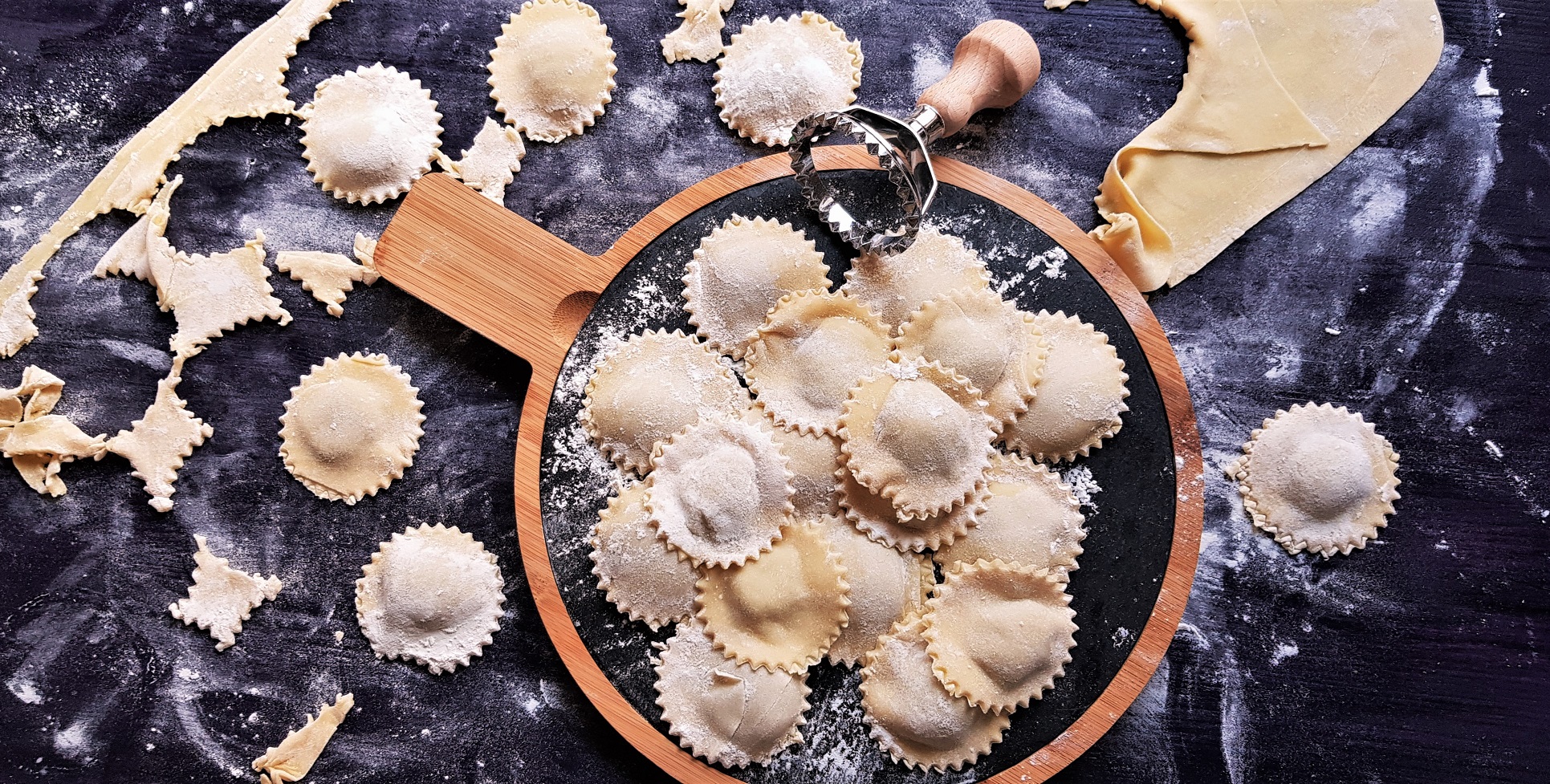 Simplu ca ”Buon giorno!”: Cum să faci ravioli (cu ciuperci și brânză) de la zero?